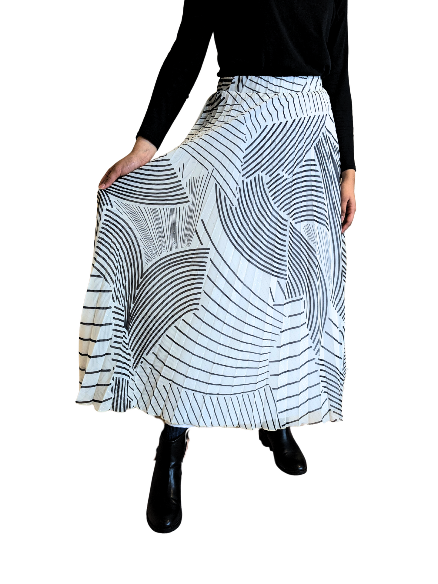 Black and white pleated skirt with silver shimmer